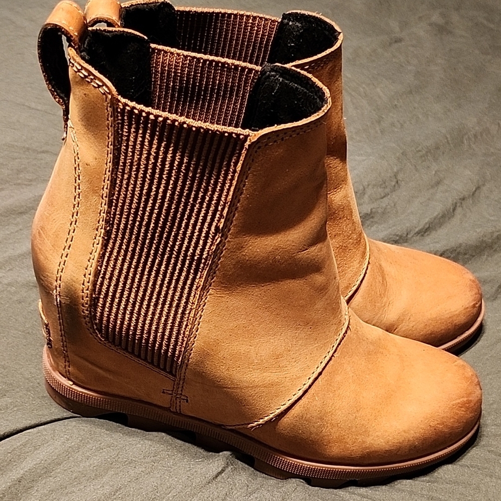 SOREL Tan Ankle Boots